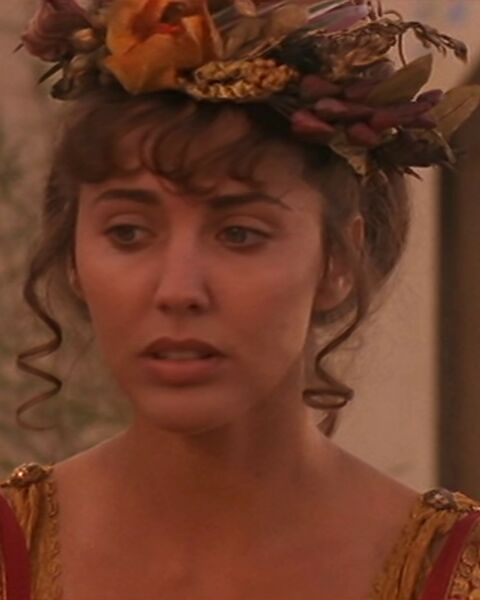 File:Kynthia in Brief Candle.jpg