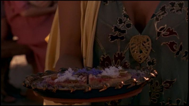 File:Wedding cake (Brief Candle).jpg